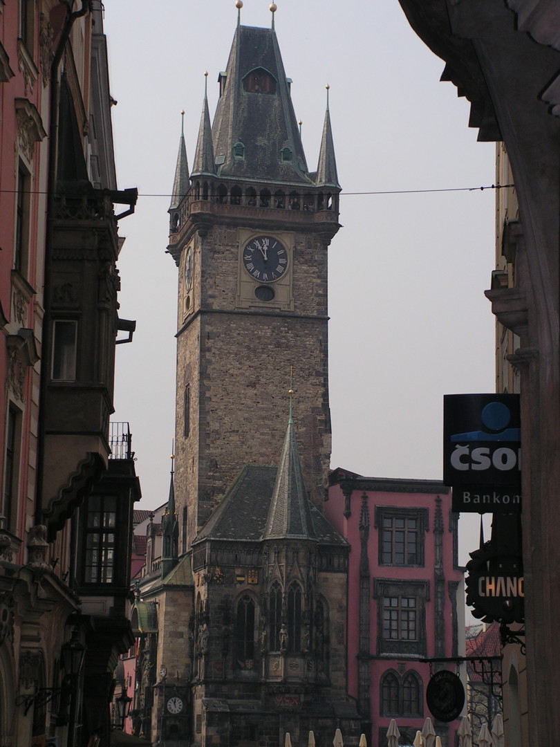 reloj de praga